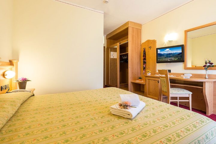 Room 12 of 50