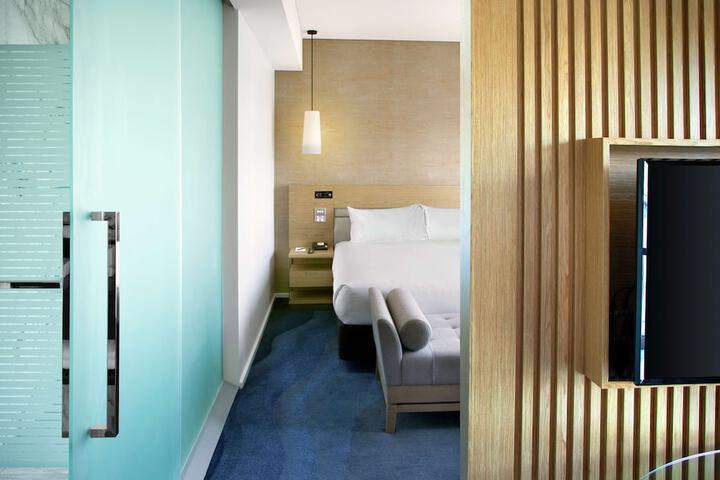 Room 13 of 110