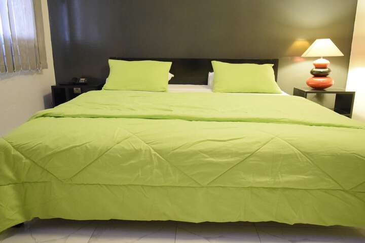 Room 9 of 40