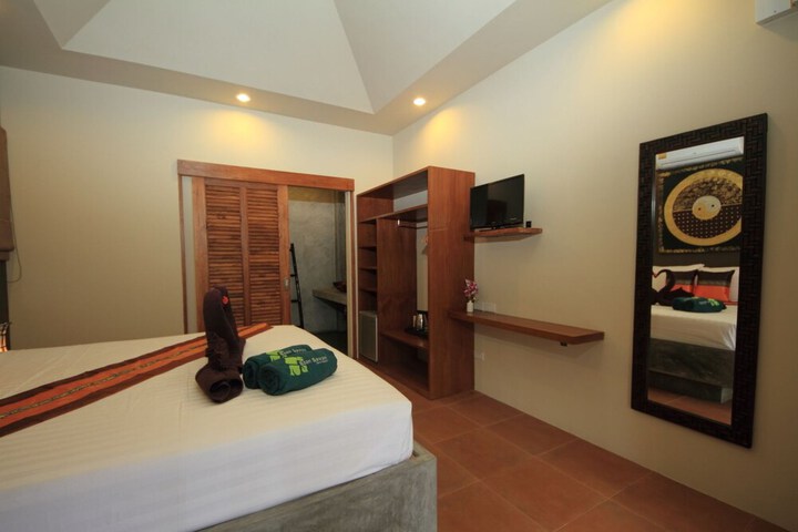 Room 4 of 85