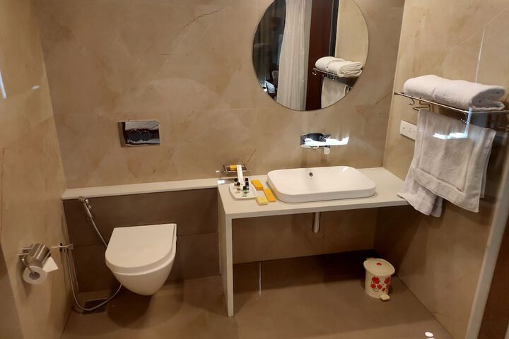 Room 15 of 32