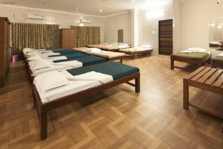 Room 8 of 33