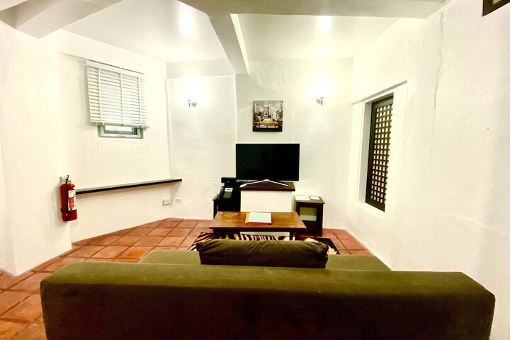 Room 203 of 403