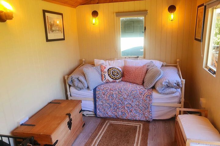 Room 10 of 29