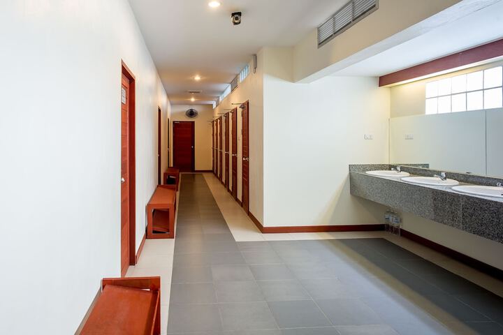 Room 11 of 21