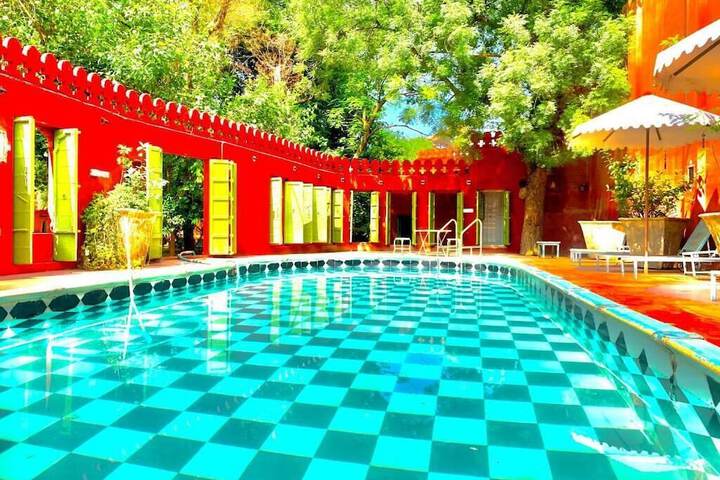 Pool 6 of 10