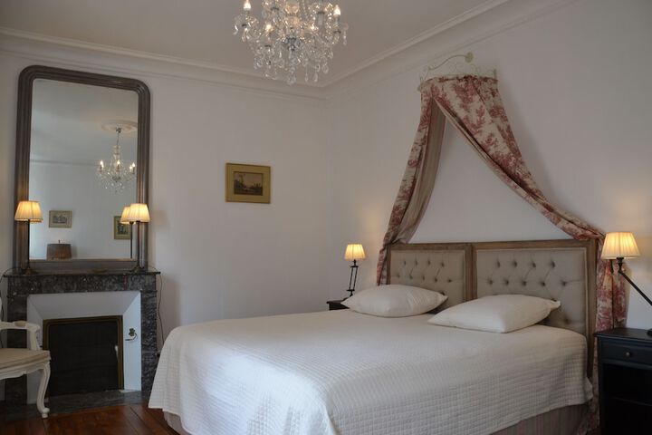 Room 6 of 34