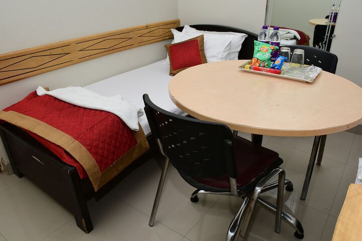 Room 13 of 73
