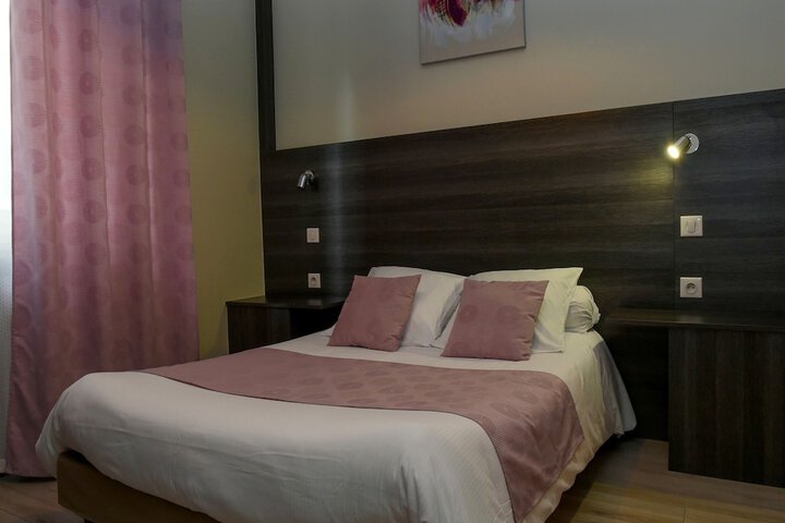 Room 5 of 42