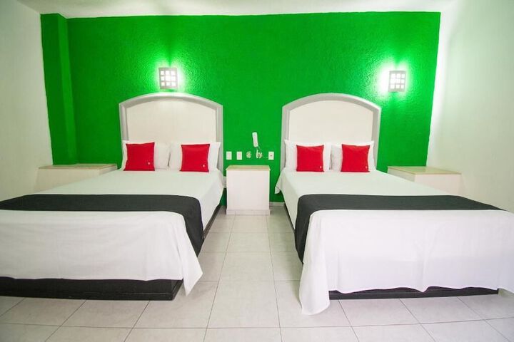 Room 11 of 28