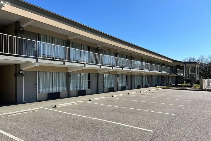Image of Days Inn by Wyndham Monroe NC