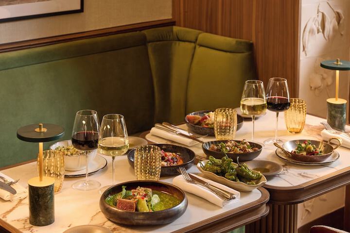 Dining 76 of 135