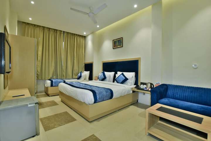 Room 25 of 94