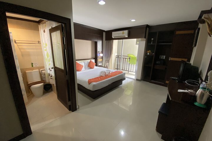 Room 18 of 53