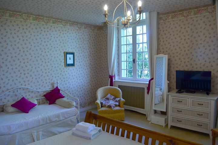 Room 4 of 61