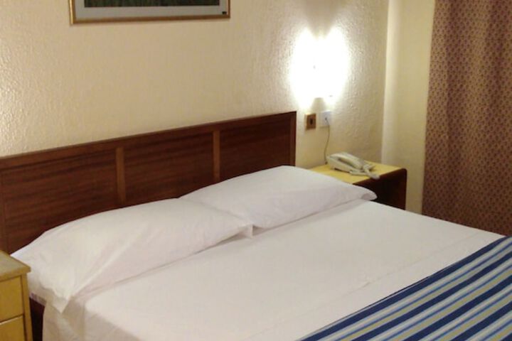 Room 10 of 51