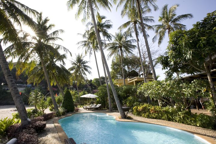 Hotel with Pool