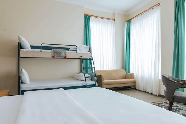 Room 29 of 52