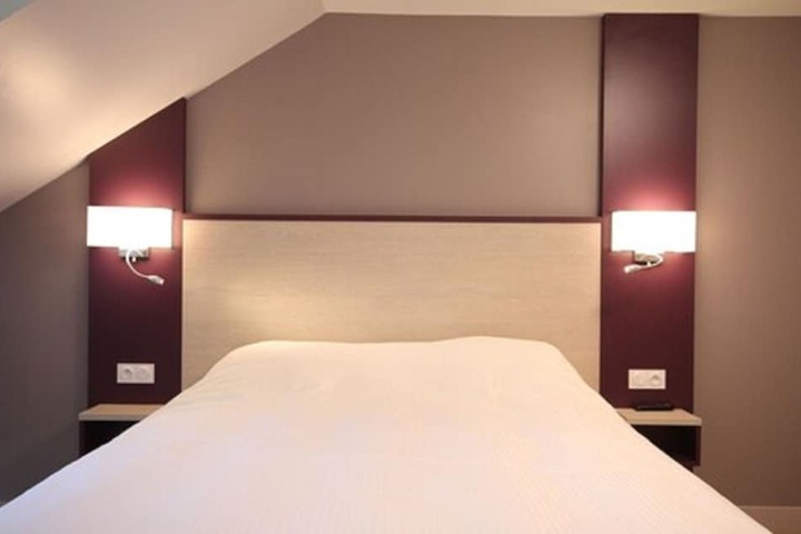 Room 7 of 19