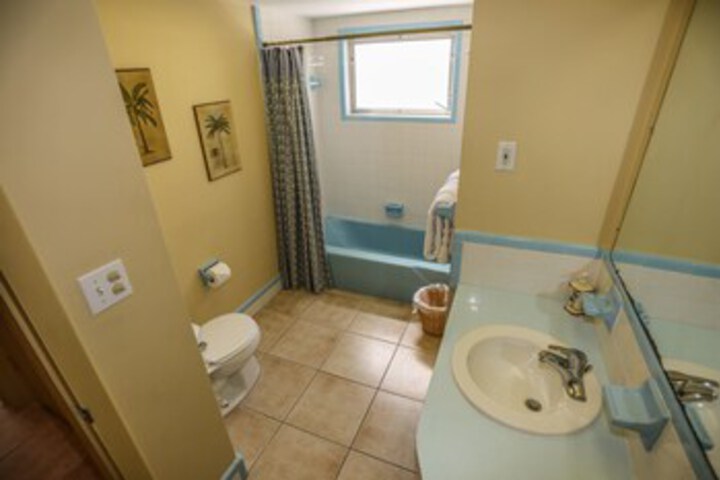 Room 7 of 34