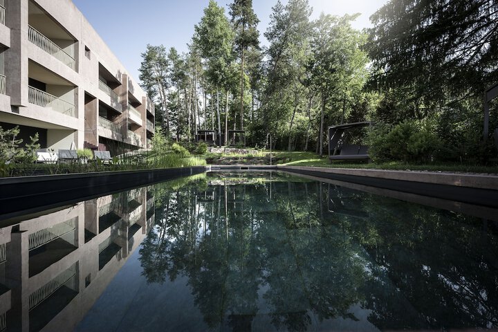 Pool 52 of 127