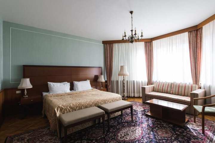 Room 33 of 113