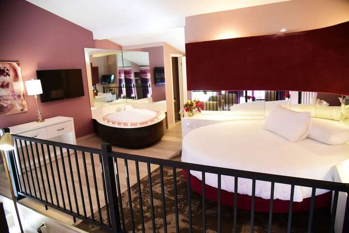 Cove Harbor King Bed (13 of 24)