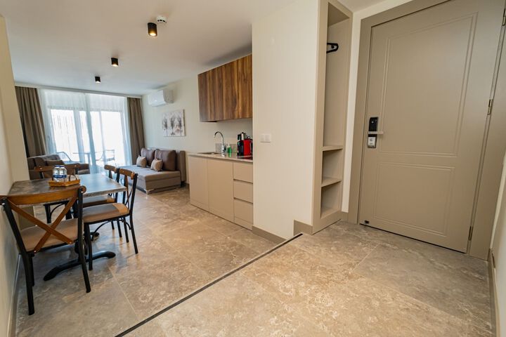 Room 42 of 63