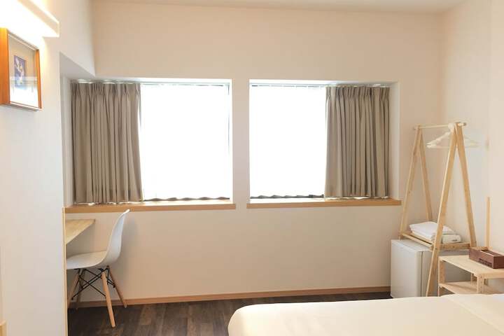 Room 70 of 86