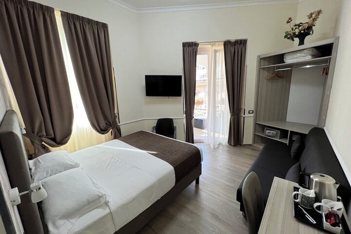 Room 34 of 62