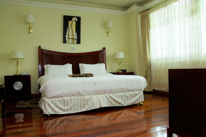Room 13 of 66