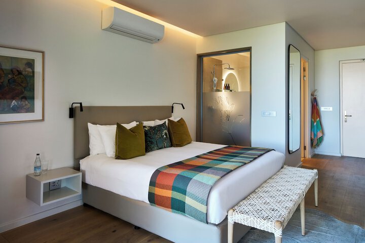 Room 32 of 161