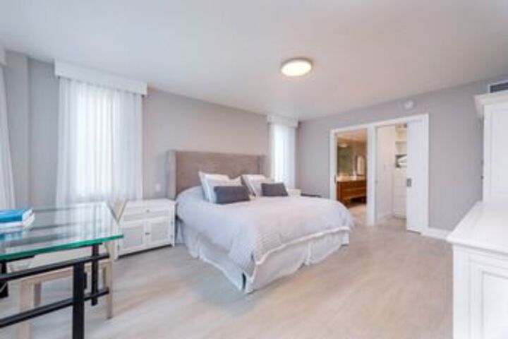 Room 9 of 23