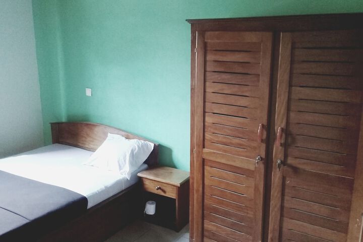 Room 6 of 6