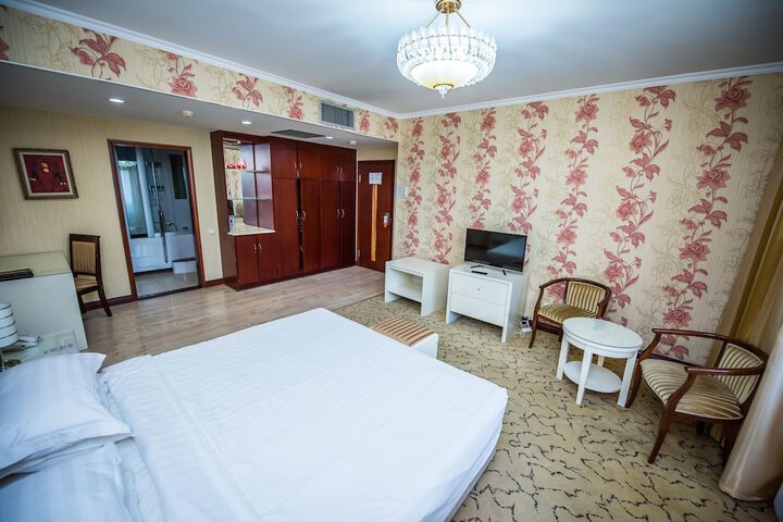 Room 25 of 87