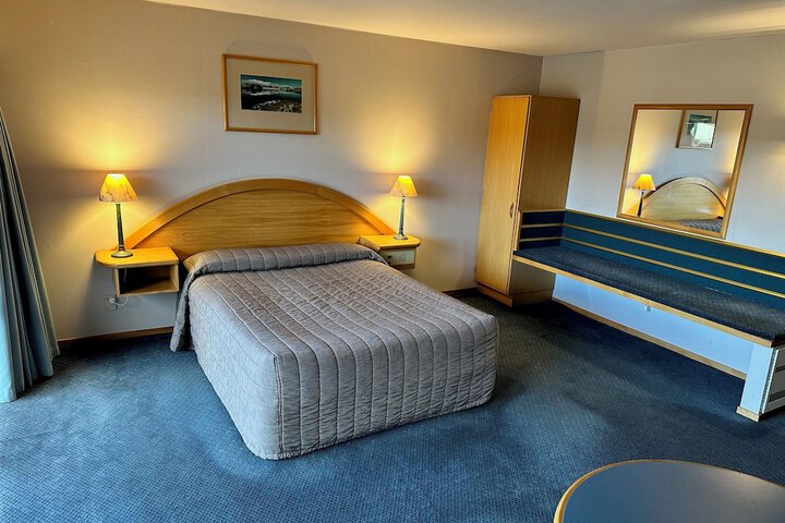 Room 15 of 38