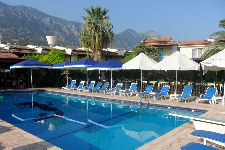 Hotel with Pool