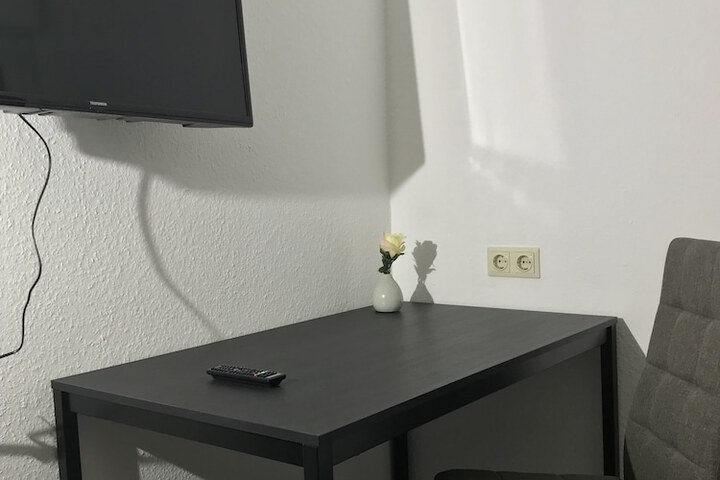 Room 11 of 33