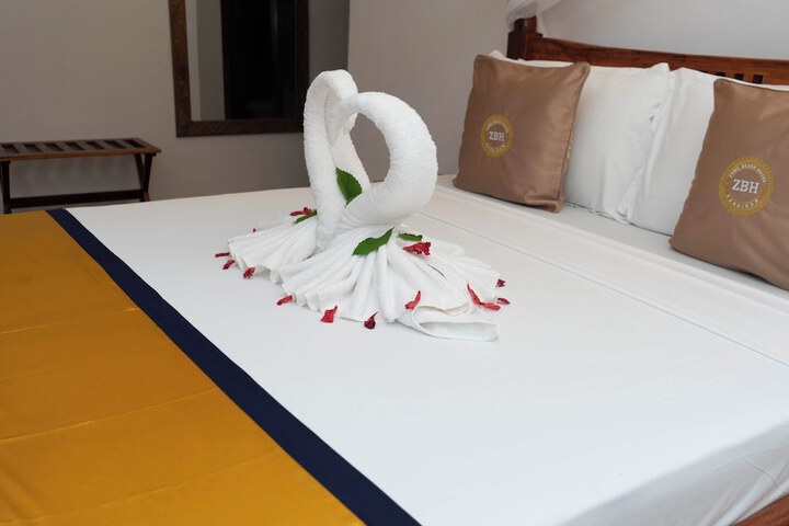 Room 4 of 33