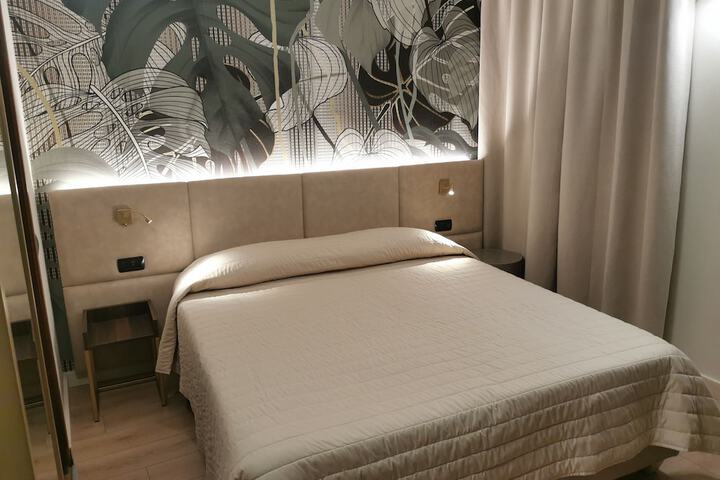 Room 14 of 30