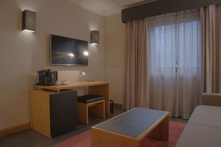 Room 18 of 48