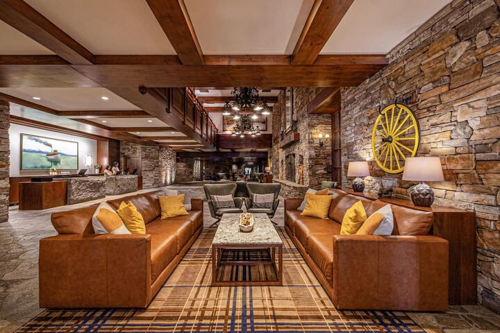 Guest Lobby