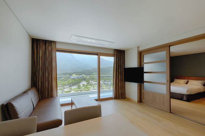 Room 44 of 110