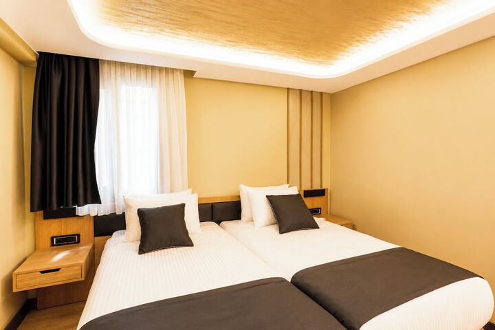 Room 36 of 72