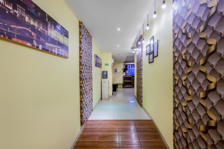 Ballroom/Hall 53 of 60