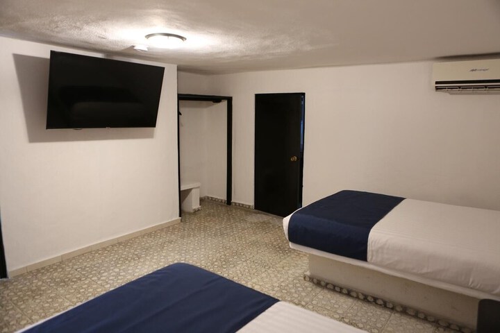 Room 16 of 49