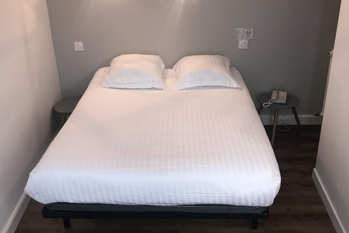 Room 19 of 48