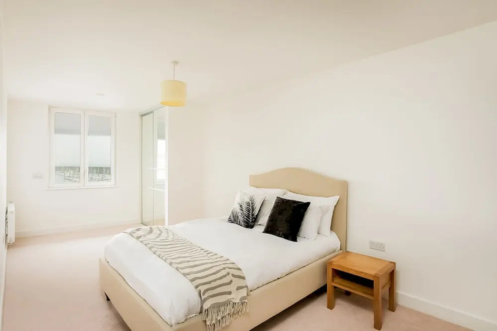 Room 2 of 18