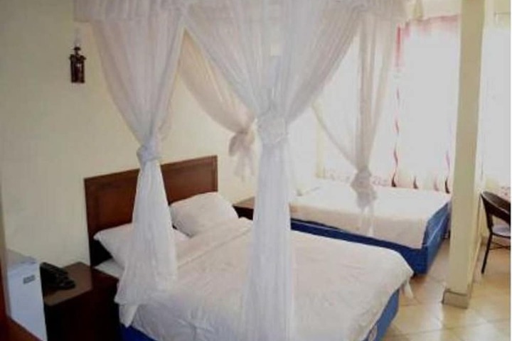 Room 10 of 22