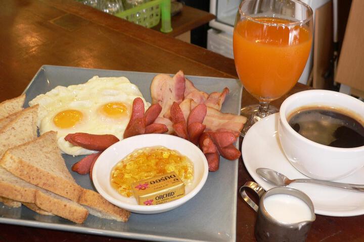 Breakfast/Coffee Service 2 of 6